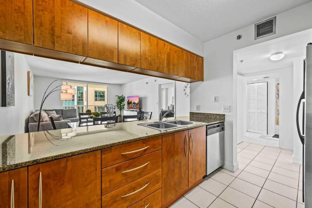 Apartamento Comfy 28th Floor • Brickell • Ocean & Views Miami